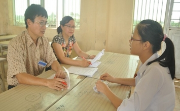 Đánh trượt bài thi, thầy giáo dạy cô học trò nhỏ bài học chan chứa tình người